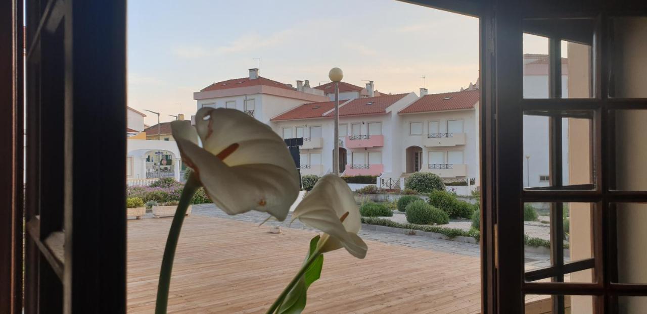 Boa Onda Guesthouse Atouguia Da Baleia Bagian luar foto